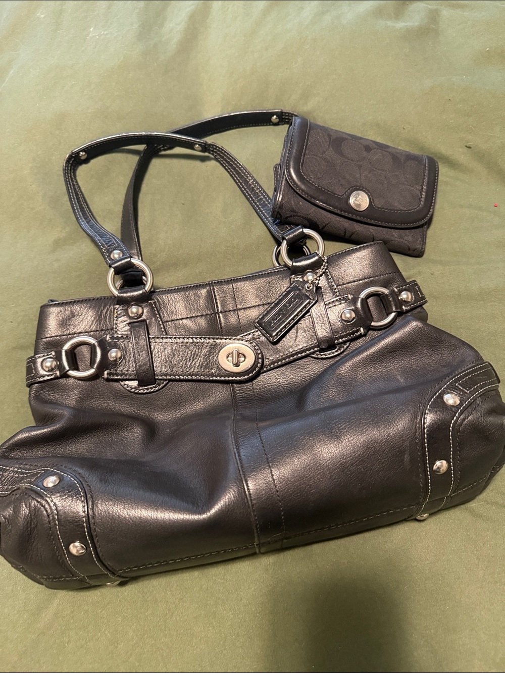Black Leather Coach Shoulder Bag with Silver Hardware - Picture 7 of 8